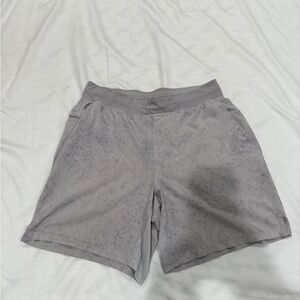 lululemon athletica off white The Short - M - 7”